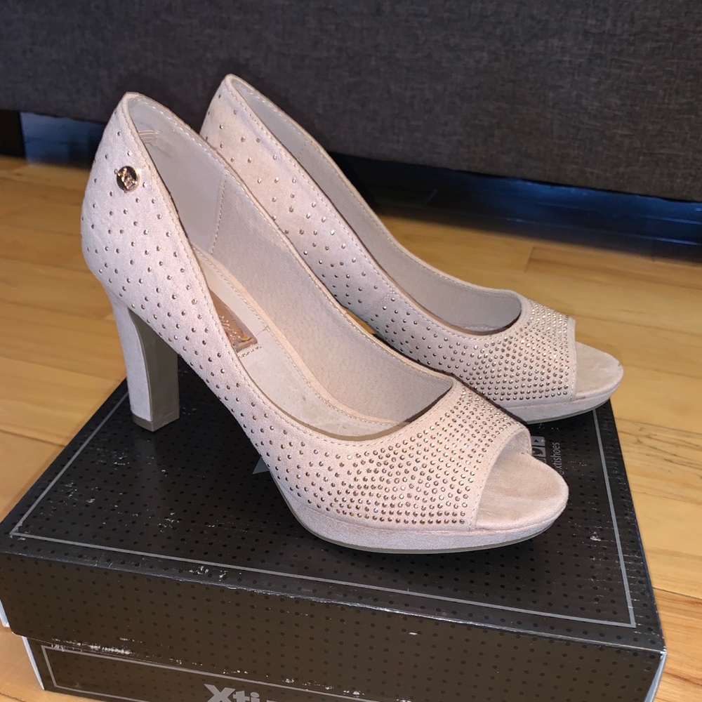 BNWT - Xti Tentations Blush Heels